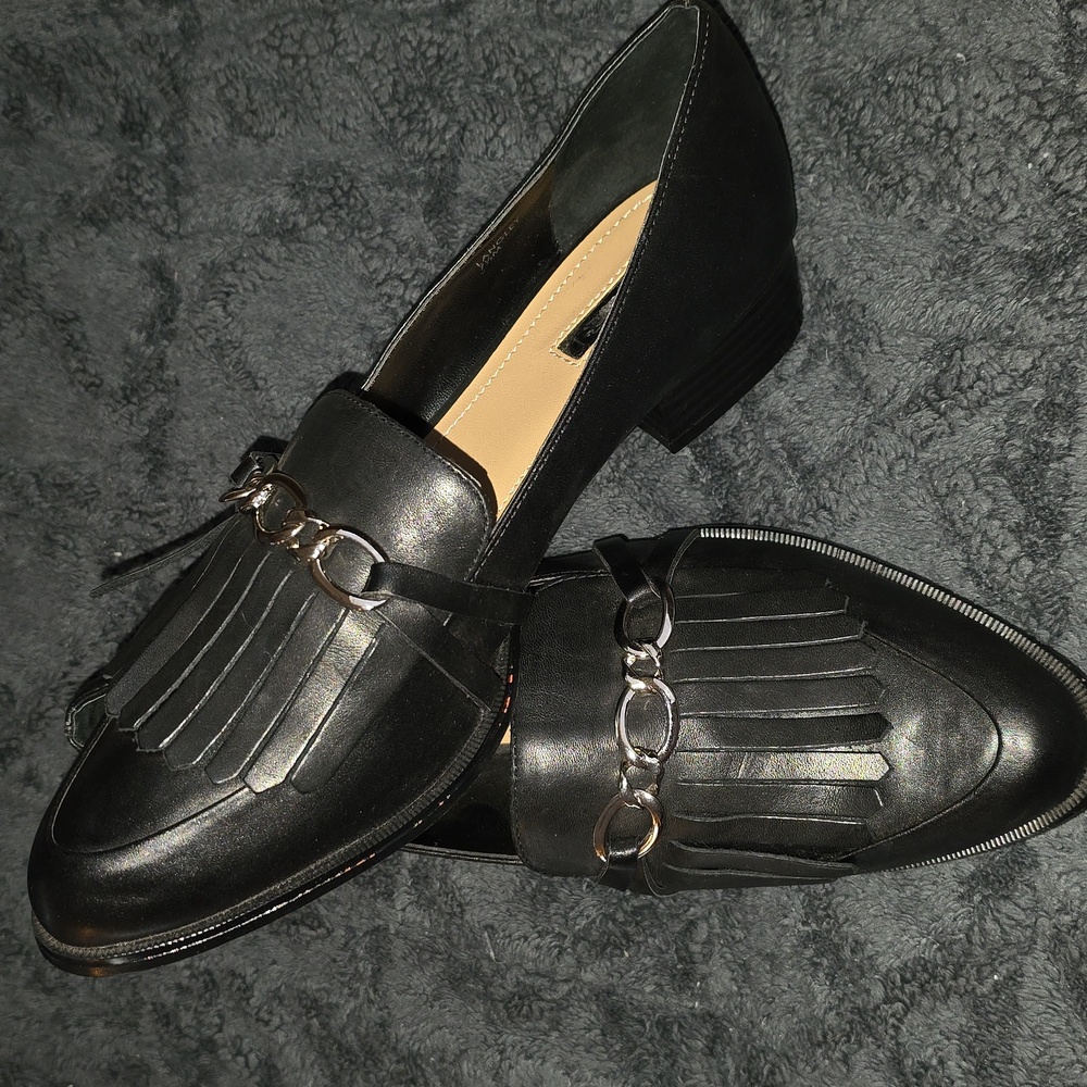 Tahari Langley Elegant Black Loafers for Women Size 7.5